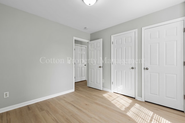 Building Photo - 406 N Dickerson St