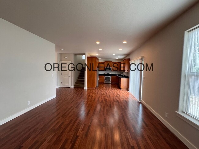 Building Photo - 4 Bedroom / 2 Bath – 1,899 Sq Ft Springfie...
