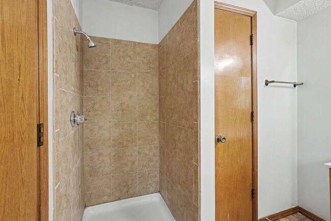 Building Photo - 1300 N Rockwell Ave