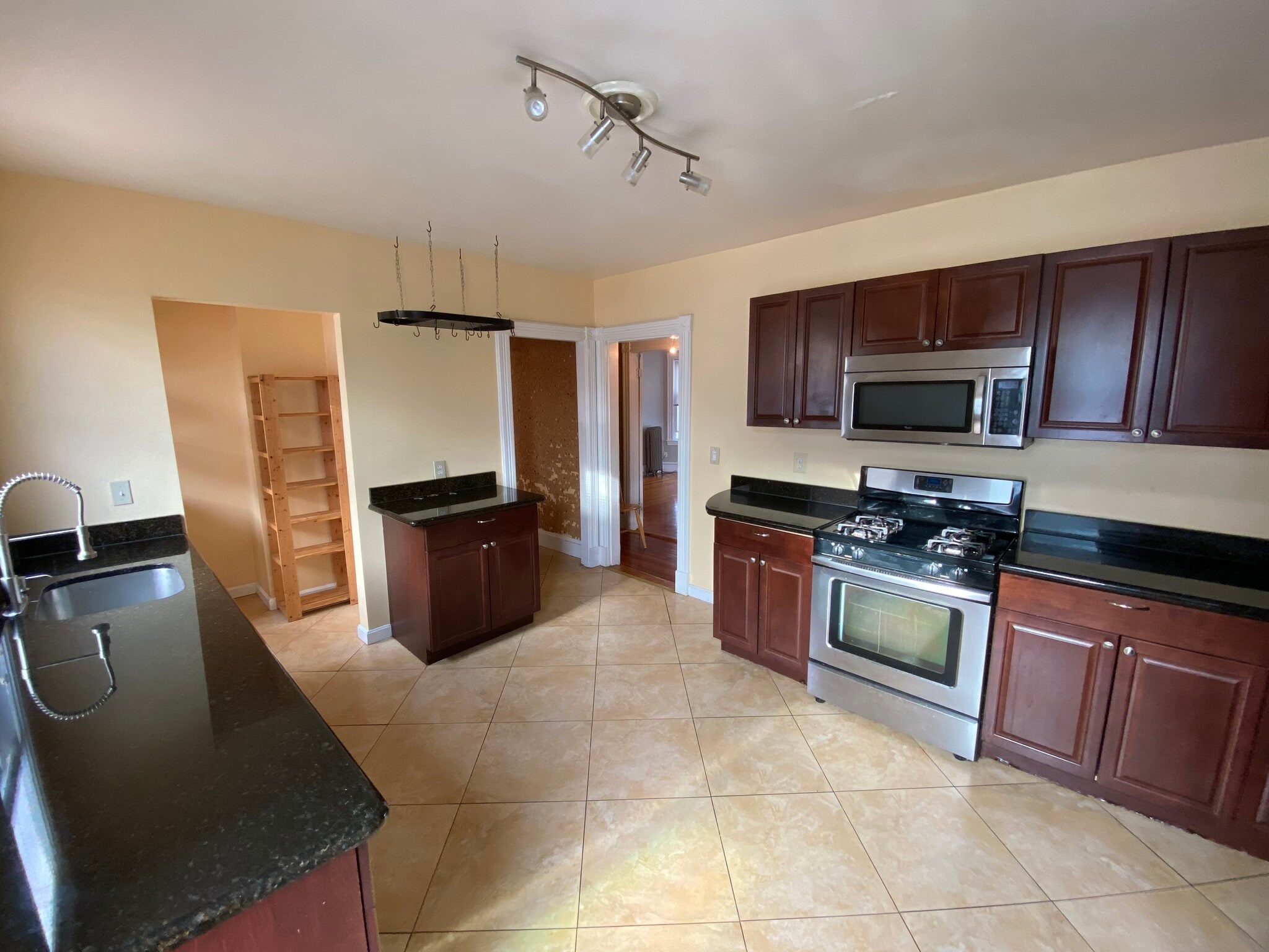 Kitchen - 248 Brown St