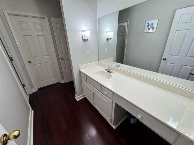 Building Photo - 3201 Lenox Rd NE