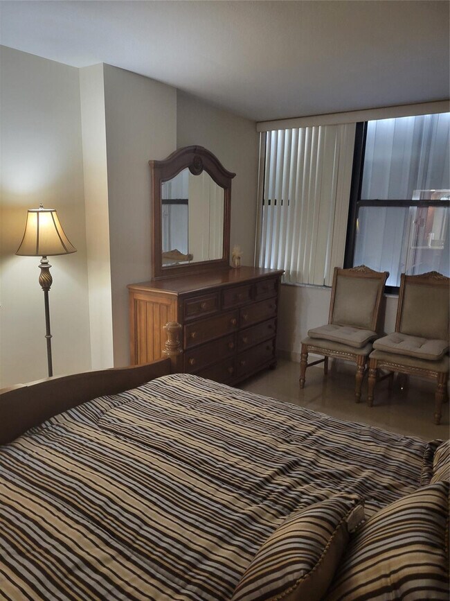 Building Photo - 2401 S Ocean Dr