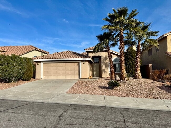 Building Photo - Gorgeous single story home!!