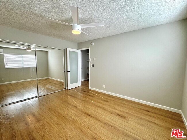 Building Photo - 505 S Wilton Pl