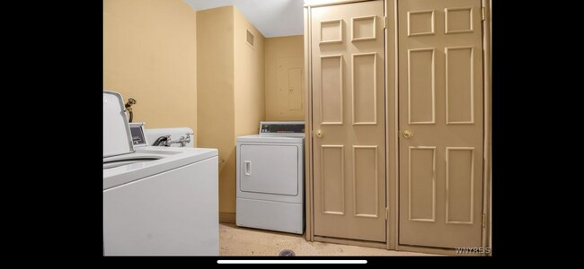 Building Photo - 849 Delaware Ave