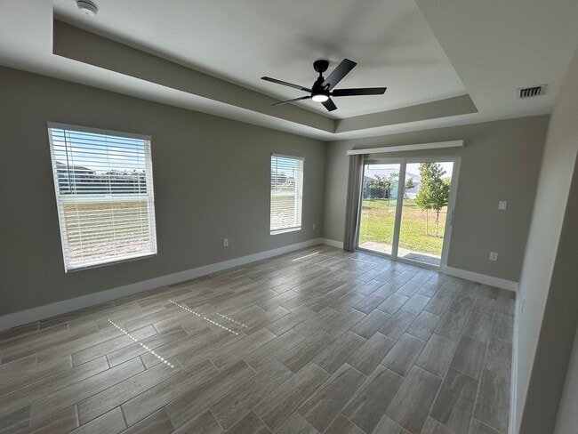 Building Photo - 2106 Nelson Rd N