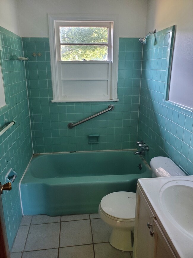 Building Photo - 1324 Mt Gallant Rd