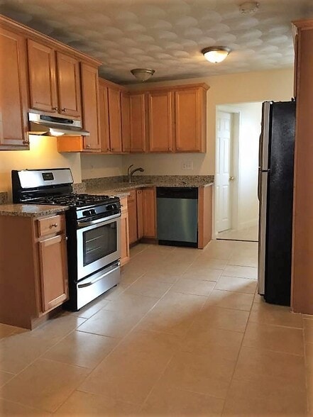 Building Photo - 25 Chelsea St