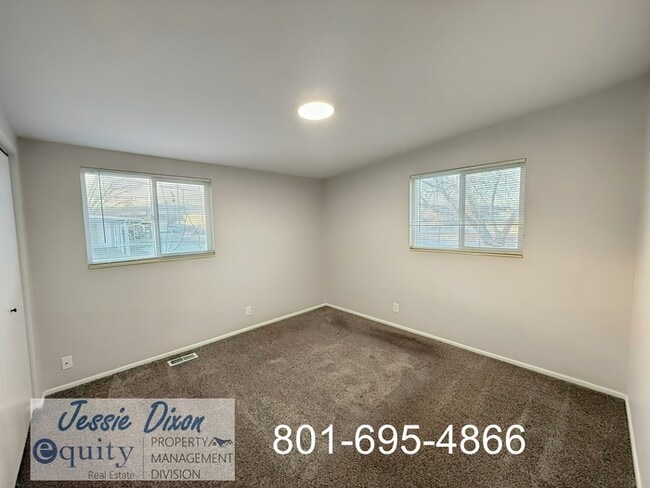 Building Photo - 364 Ann St