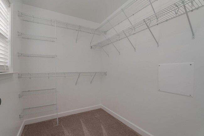 Building Photo - 407 E 3rd St