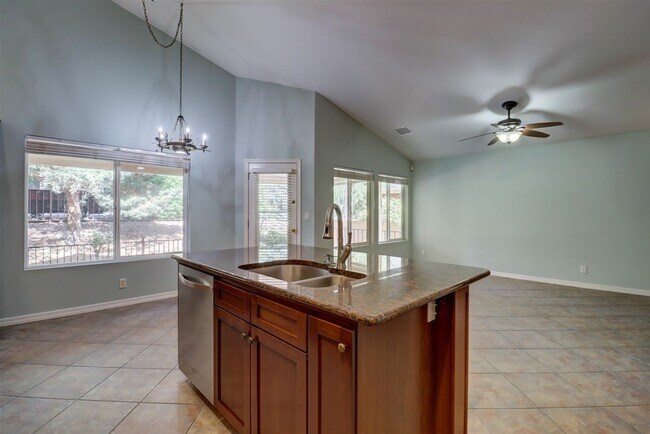 Building Photo - Beautiful 2 Bedroom 2 Bath in Prescott!