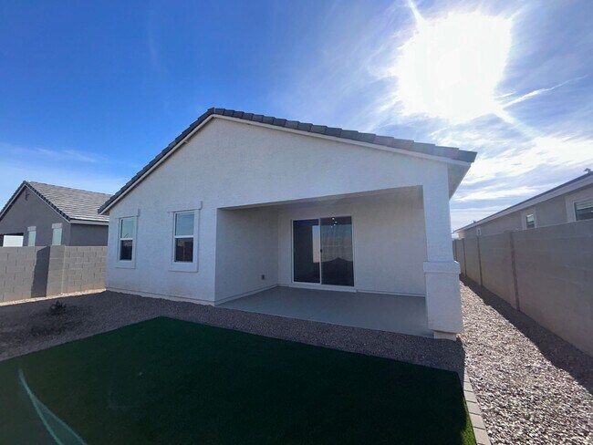 Building Photo - 17728 W Vogel Ave