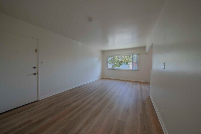 Building Photo - 69 Glendora Ave