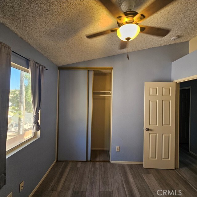 Building Photo - 716 La Loma Ln