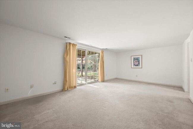 Building Photo - 20 Tenby Ct