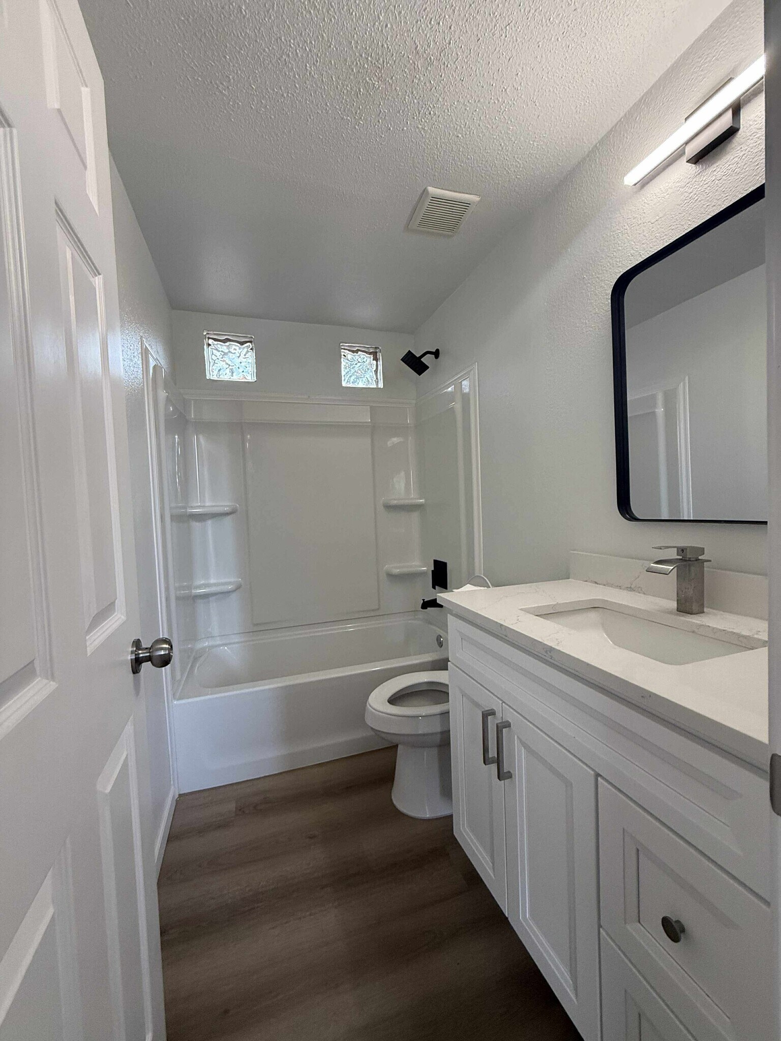 Building Photo - 5036 N Frace Ave