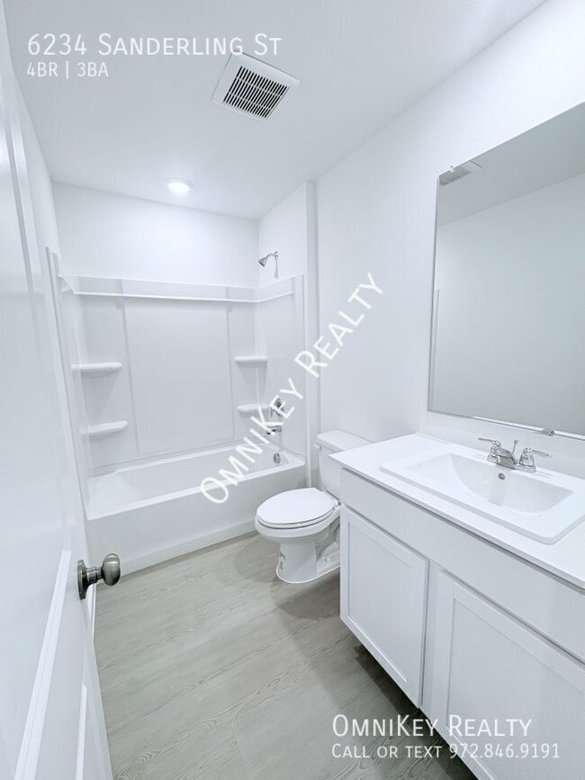 Building Photo - 6234 Sanderling St