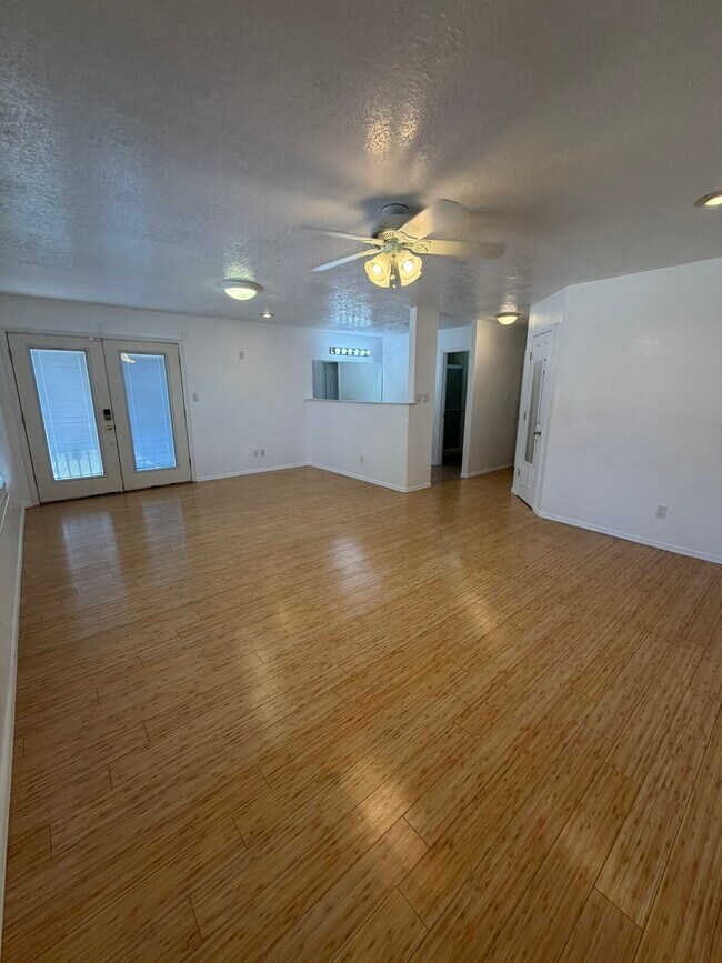 Building Photo - 8125 Eddy Ave NE