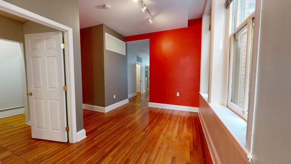 Breakfast Nook - 313 N Charles St