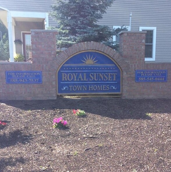 Community - Royal Sunset Townhomes