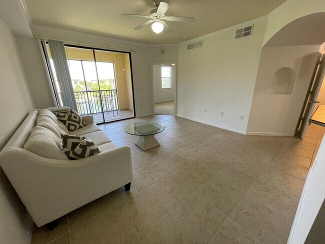 Building Photo - ANNUAL RENTAL - POSITANO PLACE-1 BED/1 BATH WITH LAKE VIEW AND NEW APPLIANCES!