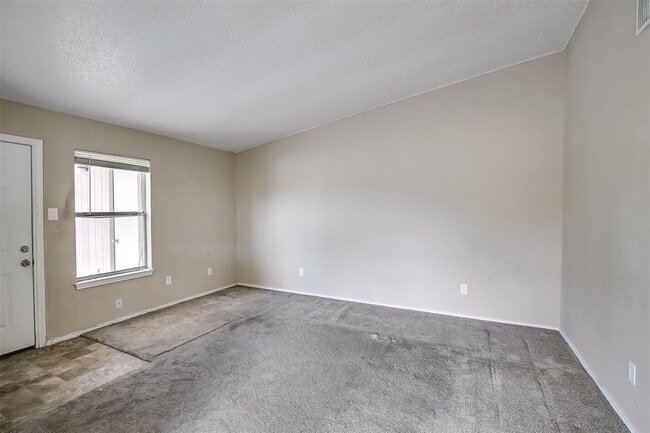 Building Photo - 8419 Riverstone Dr