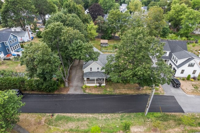 Building Photo - New England Style Farm House for RENT in P...