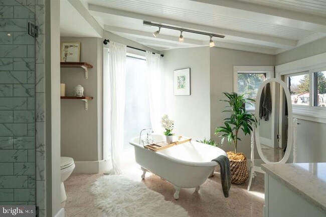 Building Photo - 229 Benezet St