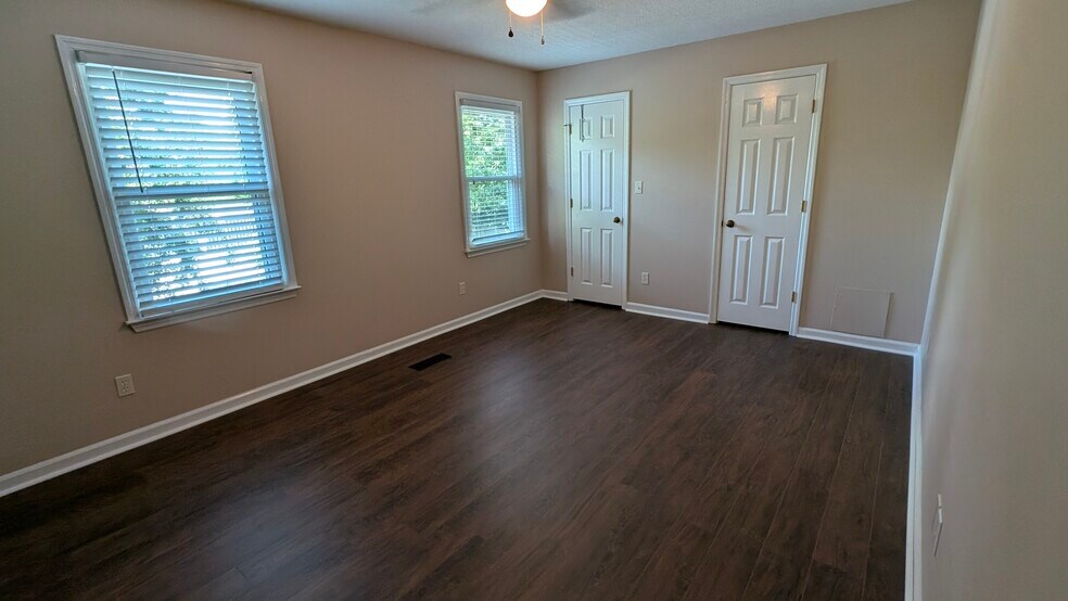 Primary Suite 2 views - 11531 Jade Ln SE