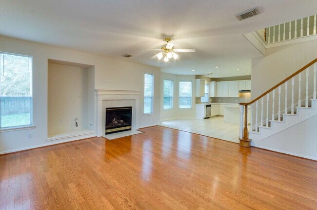 Building Photo - Spacious 5-Bedroom Home in Brazos Landing!