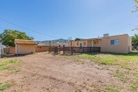 Building Photo - Super cute updated home!