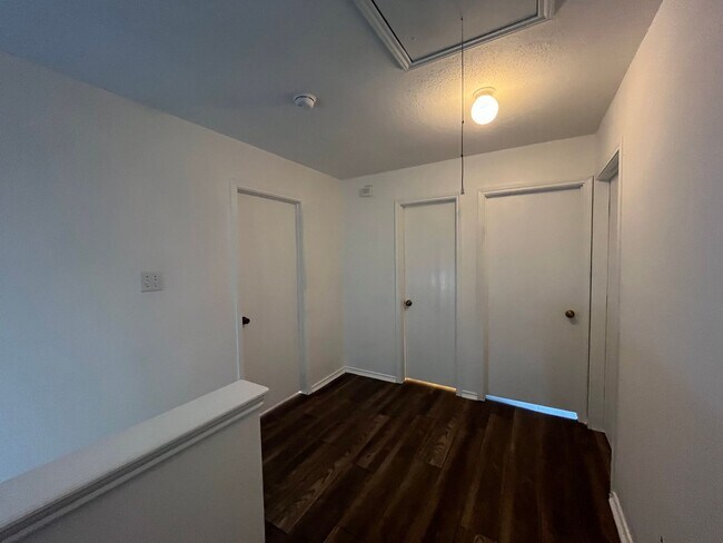 Building Photo - 8419 Manderly Pl