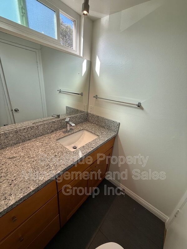 Building Photo - 11086 El Amarillo Ave