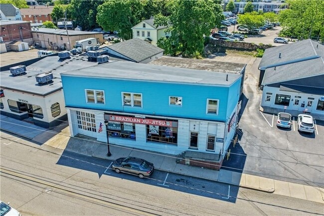 Building Photo - 33 Railroad Ave