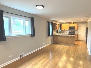 Building Photo - 556 Barton Ave