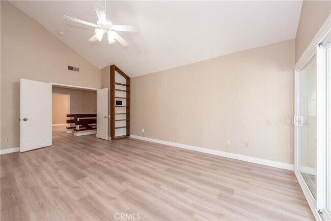 Building Photo - 6 Elderberry