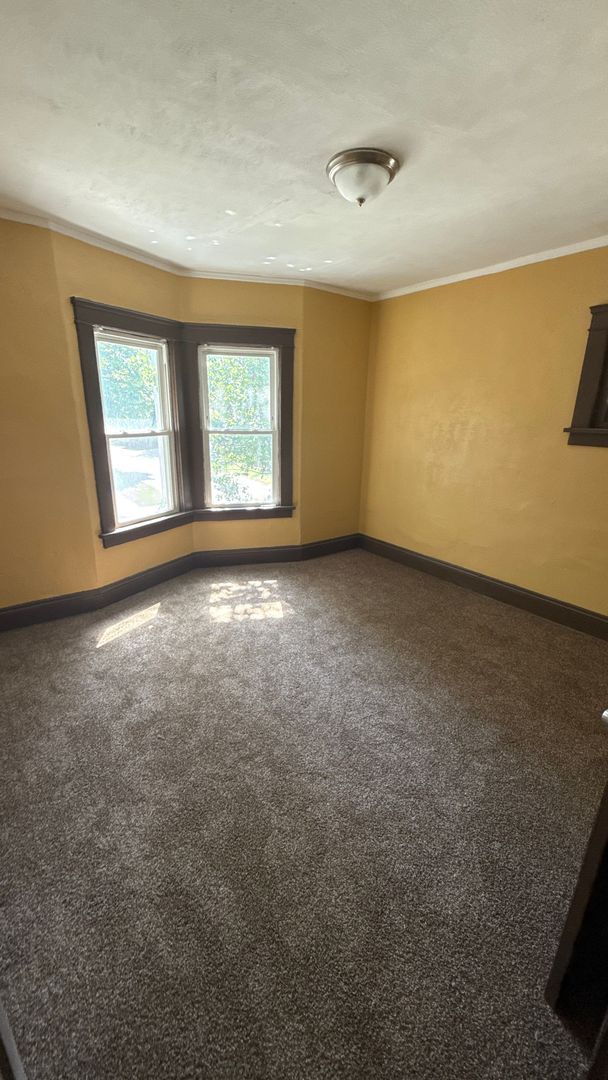 Building Photo - Single Family Home