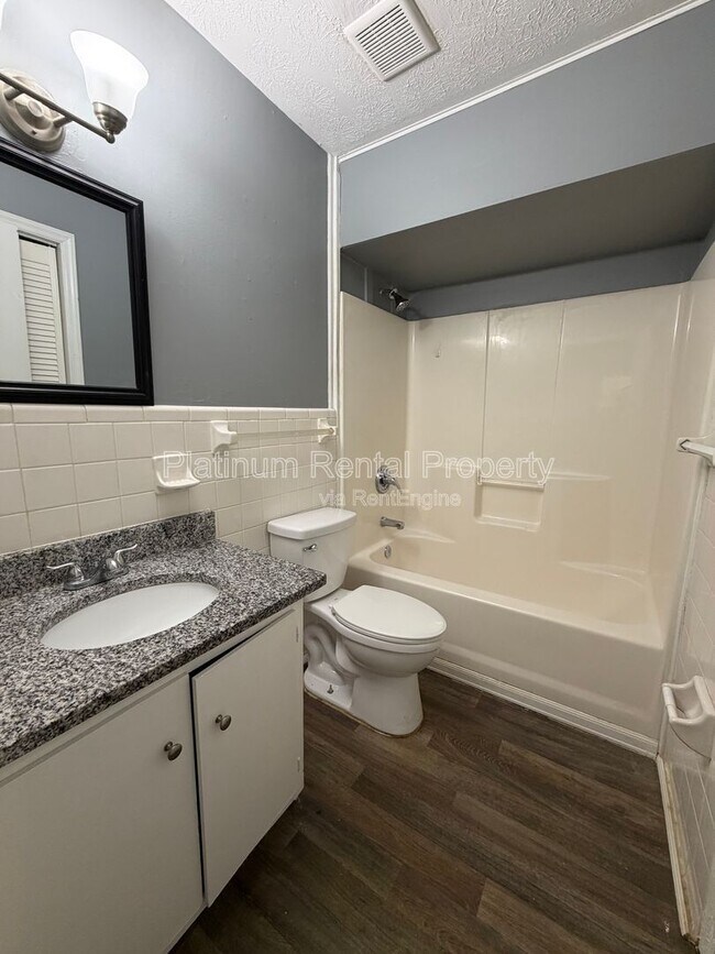 Building Photo - 1512 Waverly Way