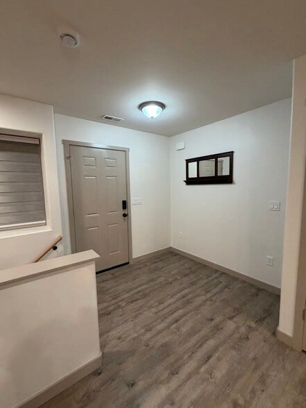 Building Photo - 185 Truman Dr