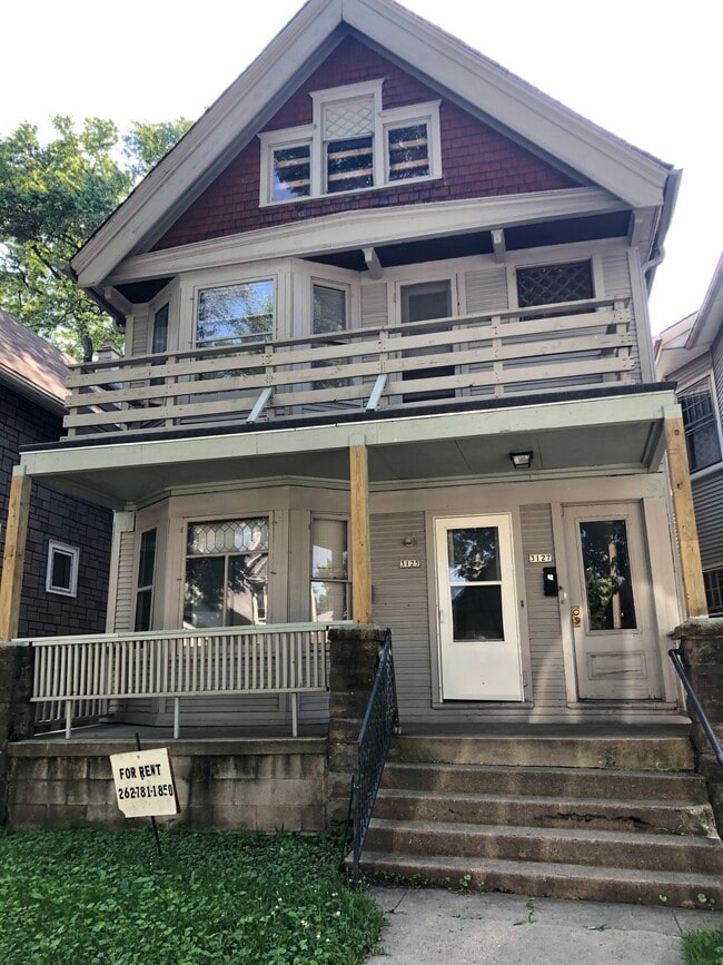 Building Photo - 3127 N Bartlett Ave