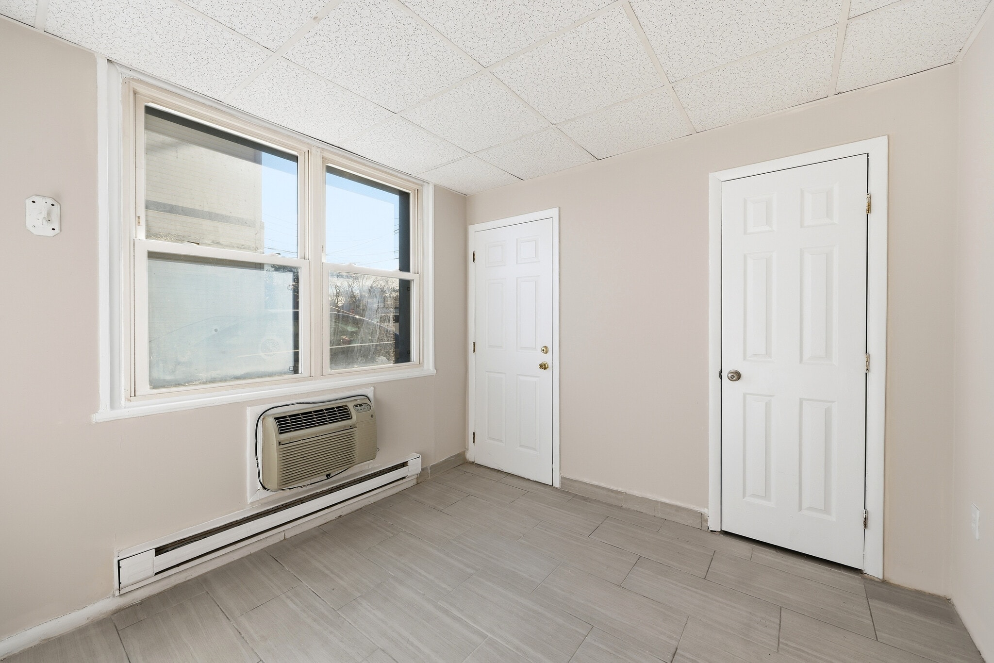 Building Photo - 807 W New York Ave