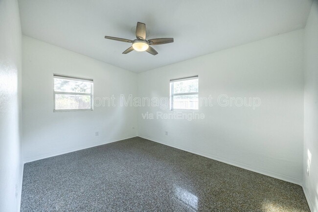 Building Photo - 2743 Sanbina St