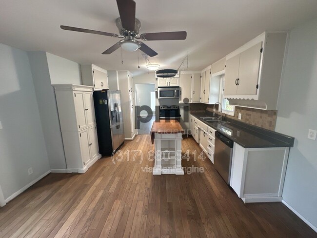 Building Photo - 7056 Caroline Ave