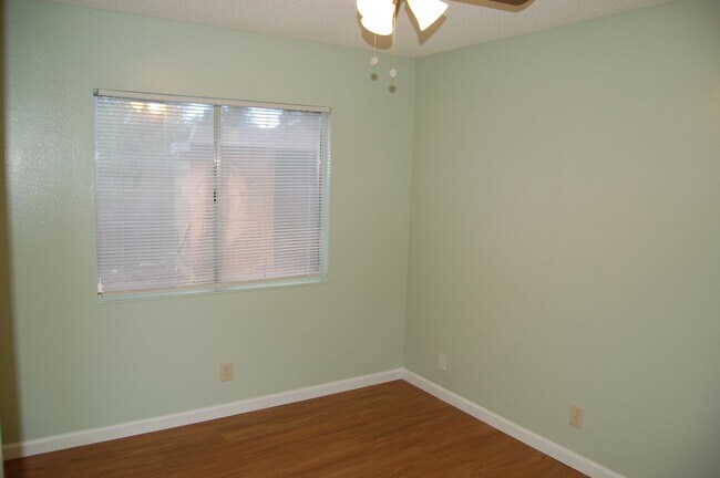 Building Photo - 7185 Acorn Ct