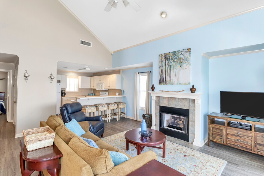 Building Photo - 203 Sunset Point Dr