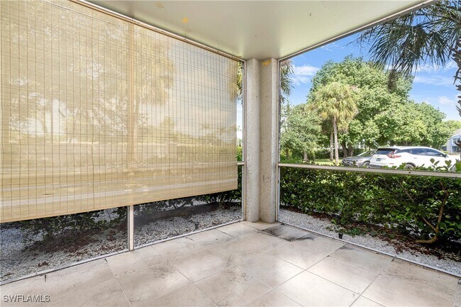 Building Photo - 169 Santa Clara Dr