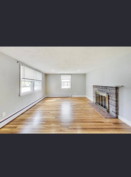 Building Photo - 309 Broad St