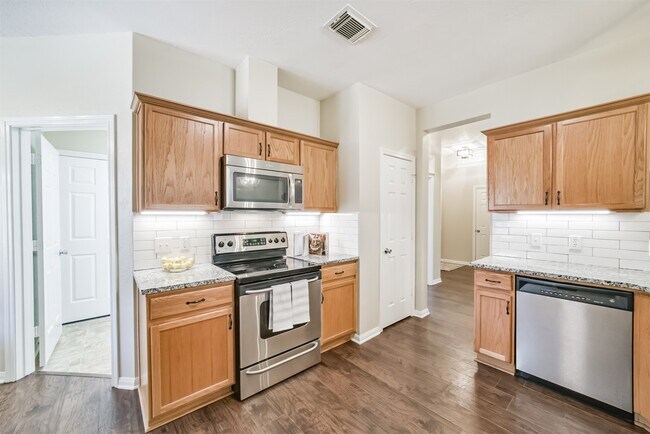 Building Photo - 22015 Falvel Dr