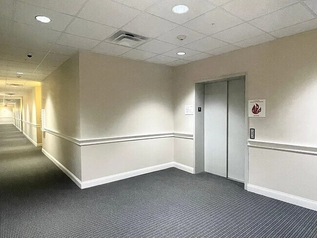 Building Photo - 1022 Hancock St