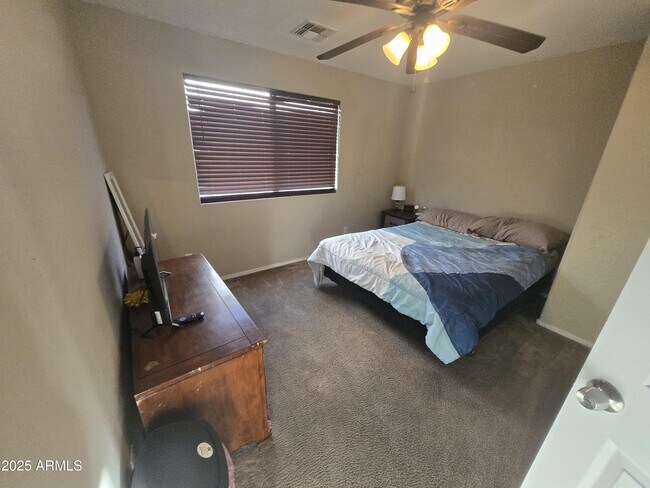 Building Photo - 8814 W Magnolia St